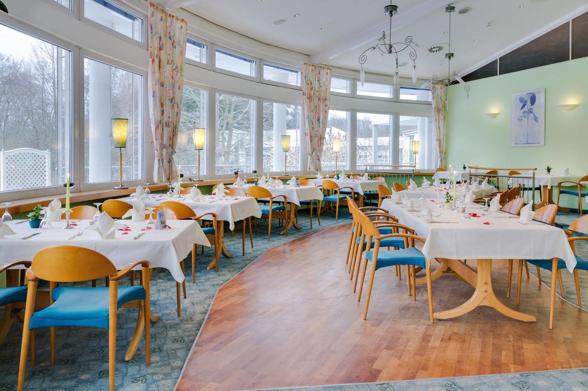 Seehotel Luisenhof Falkenhagen  Exterior photo